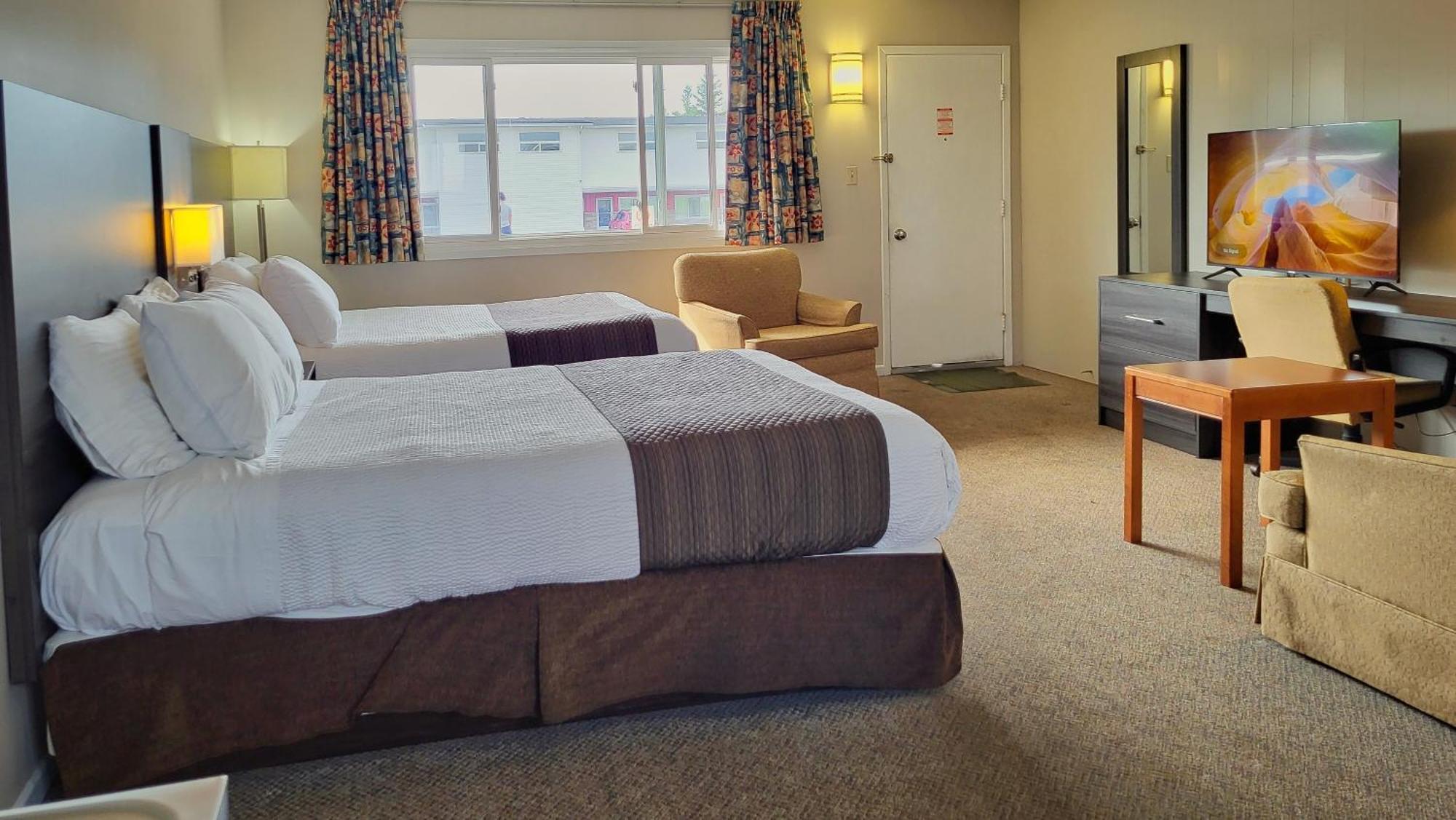 קינקרדין Maple Leaf Inn & Suites מראה חיצוני תמונה